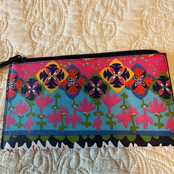 Vera Bradley Wrist Wallet, NWT - Picture 4 of 7